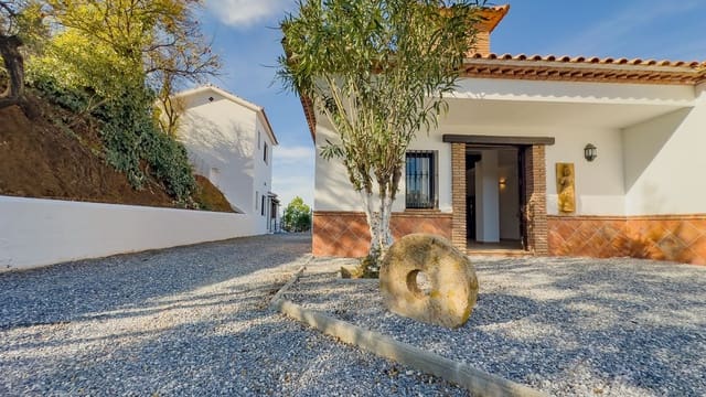 6 soveværelse Finca/Landehus til salg i Dsmo Dm Ciudad Jardin, Málaga by med swimmingpool - € 975.000 (Ref: 9413413)