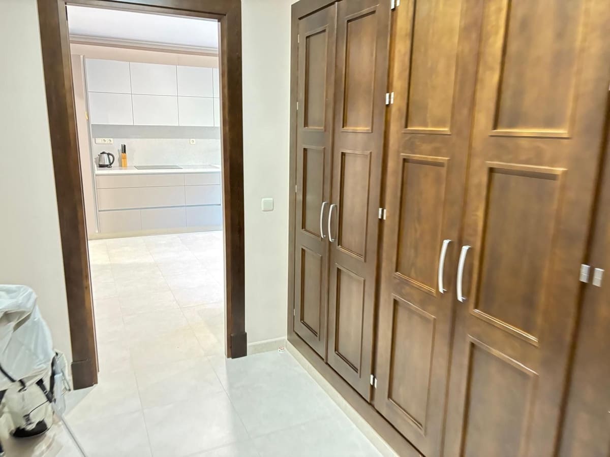 Chalet de 5 habitaciones en El Paraiso en venta - 1.780.000 € (Ref: 9415248)