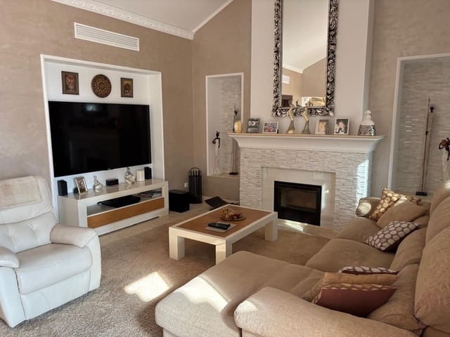 Chalet de 5 habitaciones en El Paraiso, Estepona en venta con piscina - 1.780.000 € (Ref: 9415248)