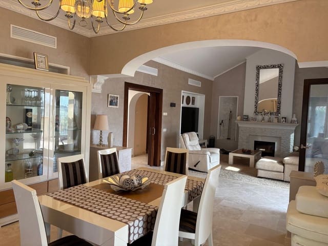 Chalet de 5 habitaciones en El Paraiso, Estepona en venta con piscina - 1.780.000 € (Ref: 9415248)