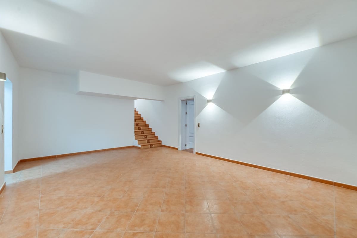 4 sypialnia Willa na sprzedaż w Rio Real - 1 990 000 € (Ref: 9415257)