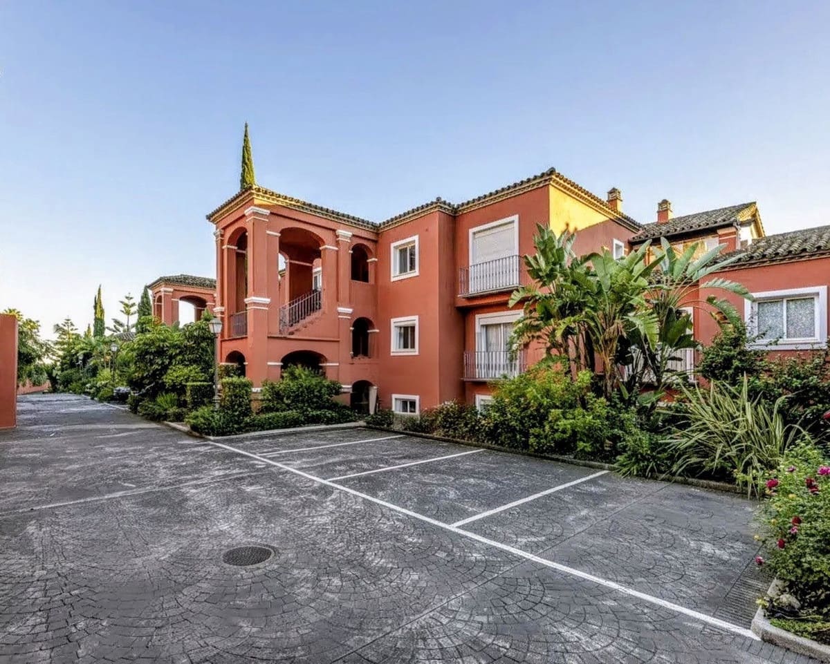 Ático de 2 habitaciones en Elviria en venta - 540.000 € (Ref: 9421688)