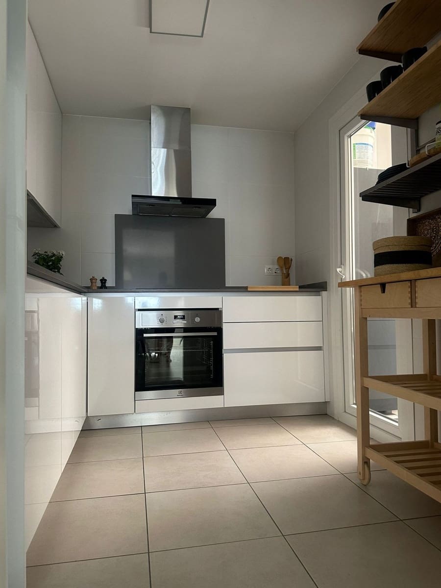 3 bedroom Apartment for sale in Nueva Andalucia - € 479,000 (Ref: 9424195)