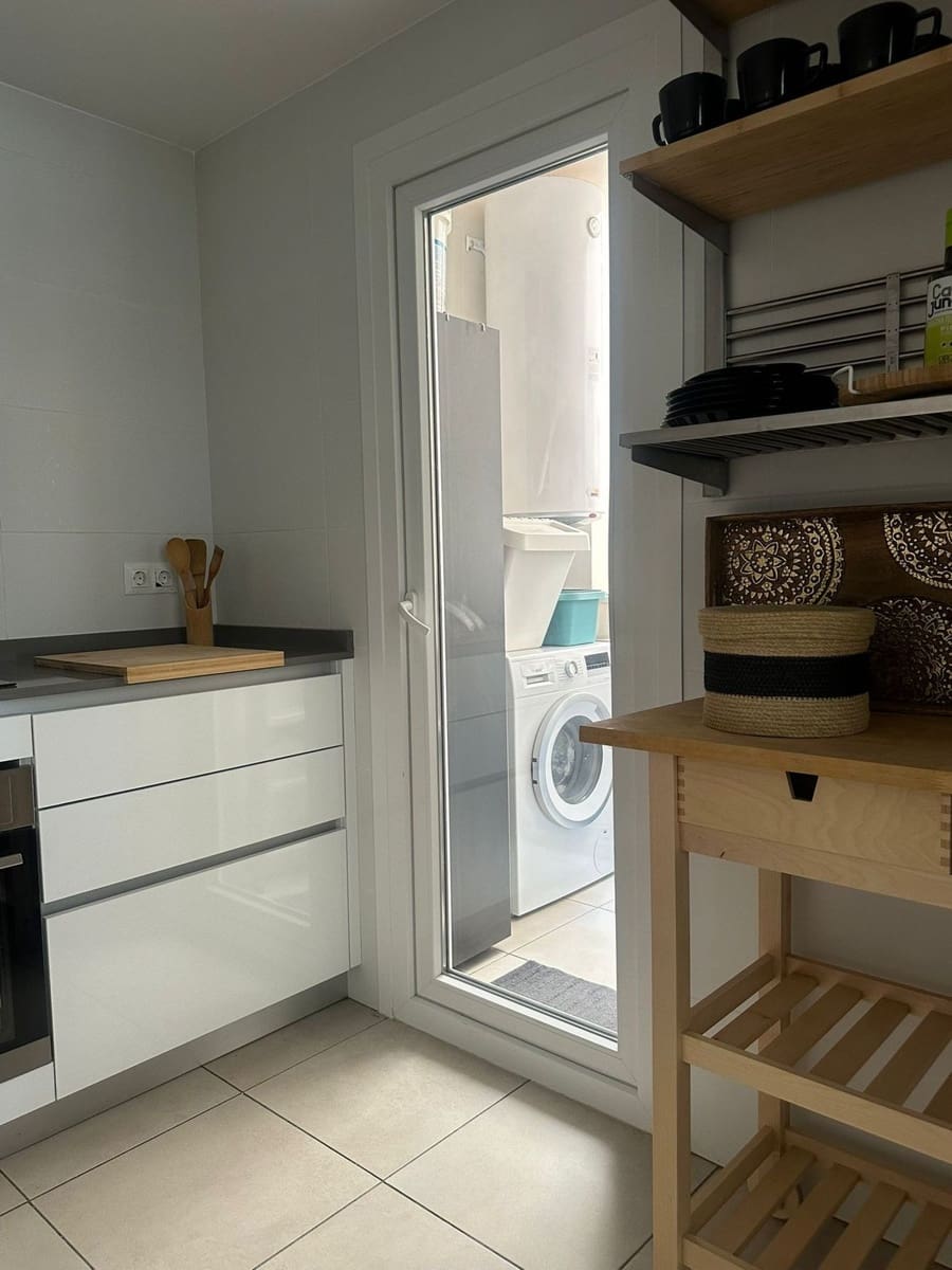 3 bedroom Apartment for sale in Nueva Andalucia - € 479,000 (Ref: 9424195)