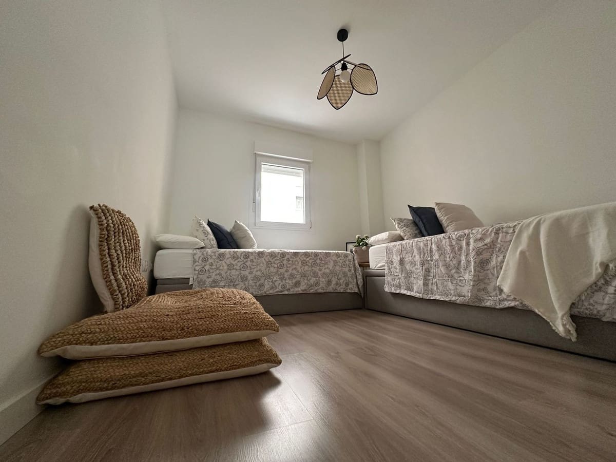 3 bedroom Apartment for sale in Nueva Andalucia - € 479,000 (Ref: 9424195)