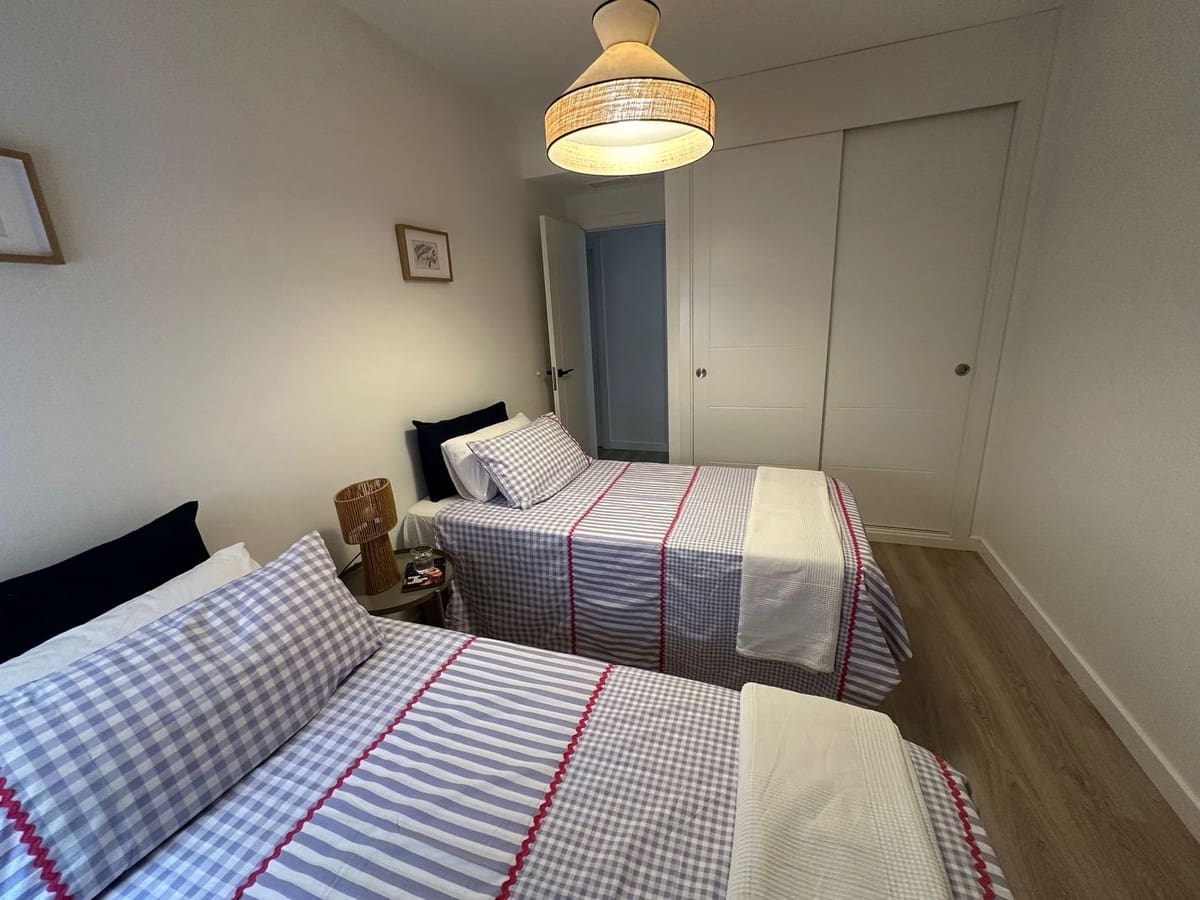 3 bedroom Apartment for sale in Nueva Andalucia - € 479,000 (Ref: 9424195)