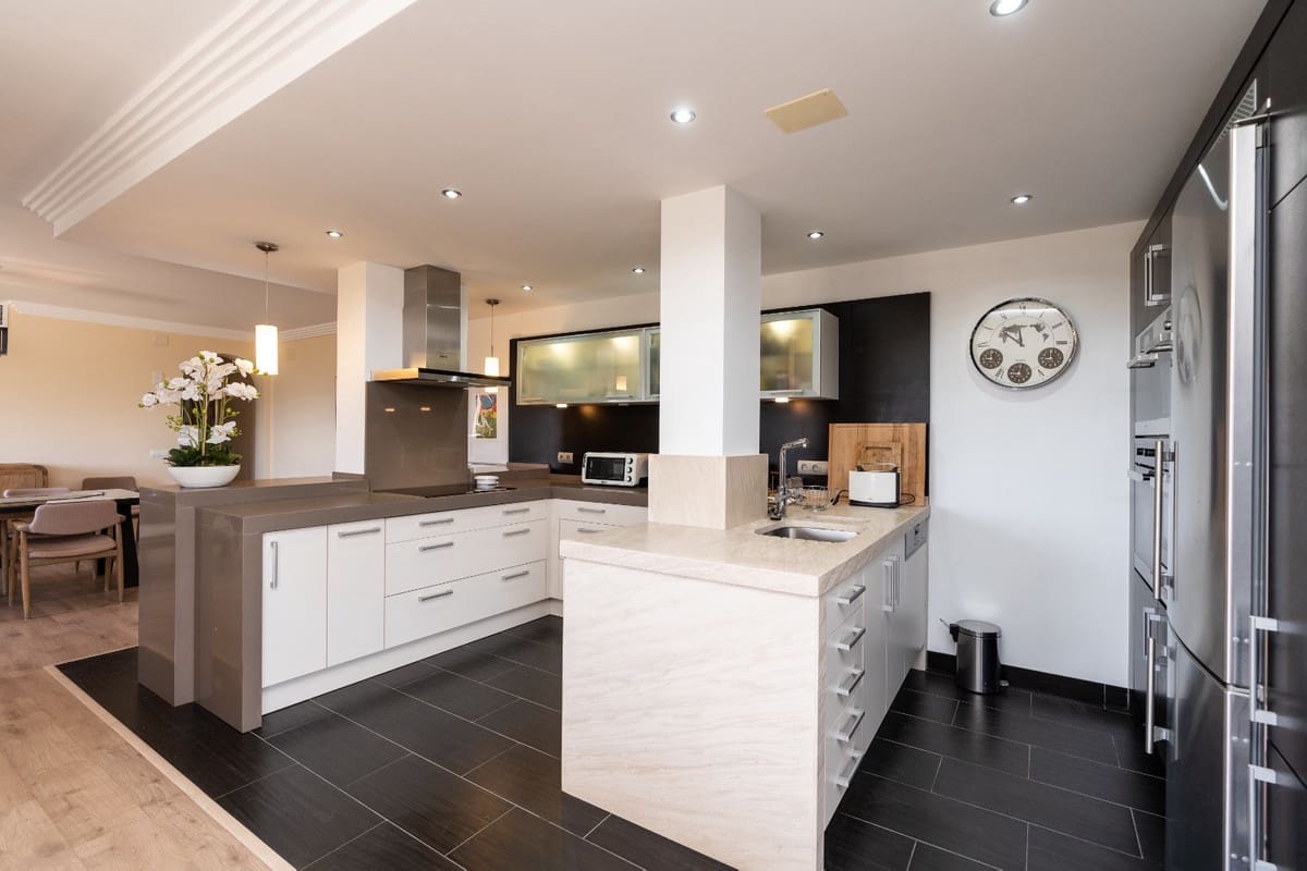 2 chambre Penthouse à vendre à Estepona - 595 000 € (Ref: 9426608)