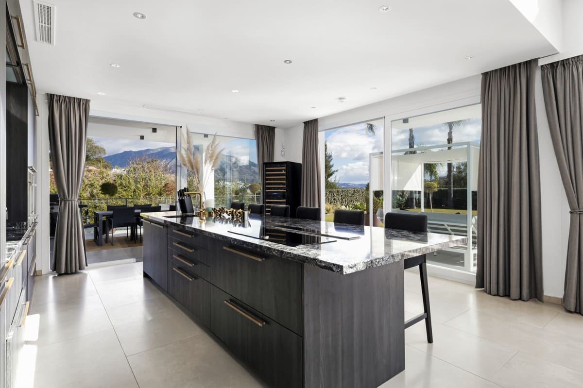 4 sypialnia Willa na sprzedaż w La Quinta - 2 500 000 € (Ref: 9426609)