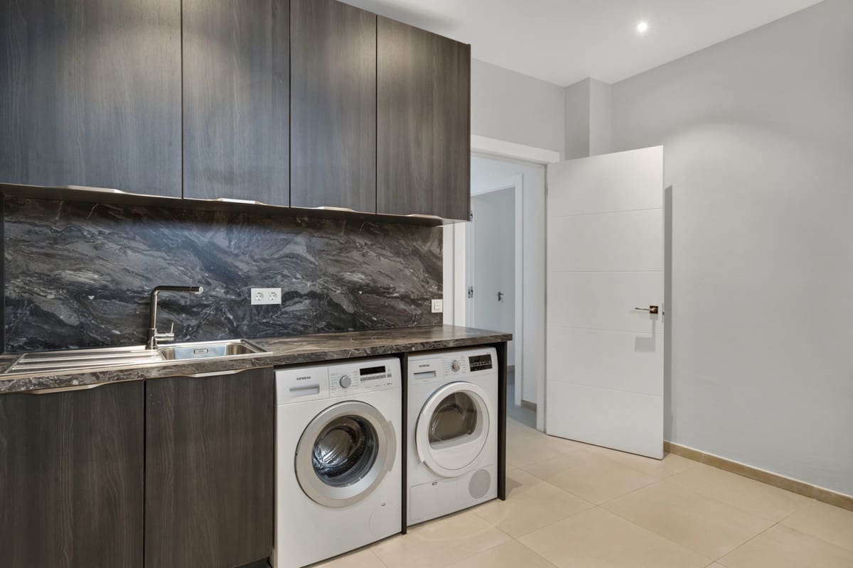 4 sypialnia Willa na sprzedaż w La Quinta - 2 500 000 € (Ref: 9426609)