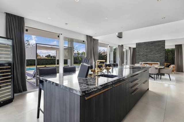 4 sypialnia Willa na sprzedaż w La Quinta, Benahavís - 2 500 000 € (Ref: 9426609)