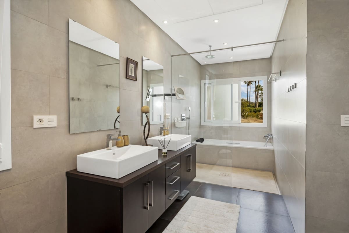 4 sypialnia Willa na sprzedaż w La Quinta - 2 500 000 € (Ref: 9426609)