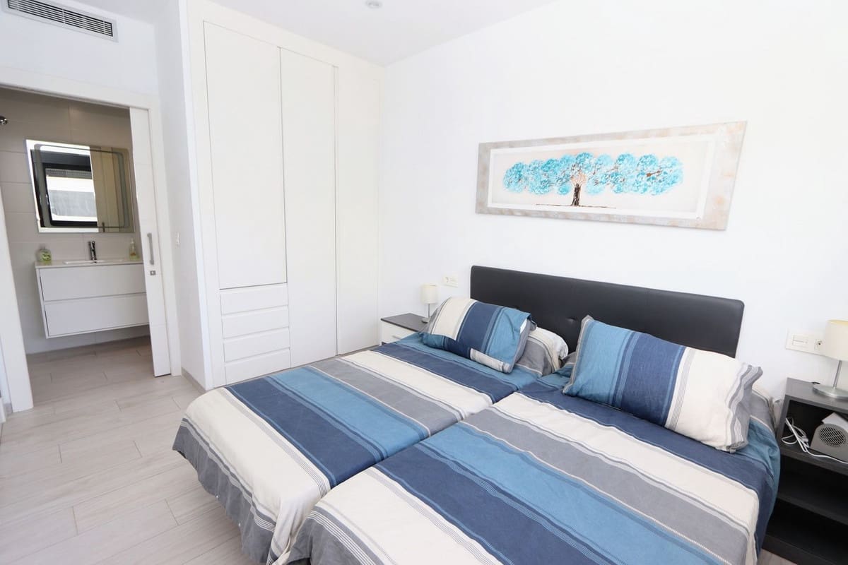 Ático de 2 habitaciones en San Pedro del Pinatar en venta - 259.995 € (Ref: 9429135)