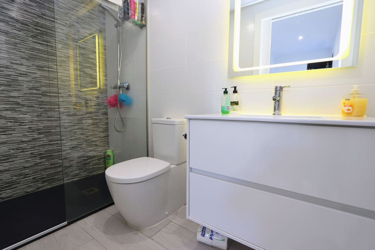 Ático de 2 habitaciones en San Pedro del Pinatar en venta - 259.995 € (Ref: 9429135)