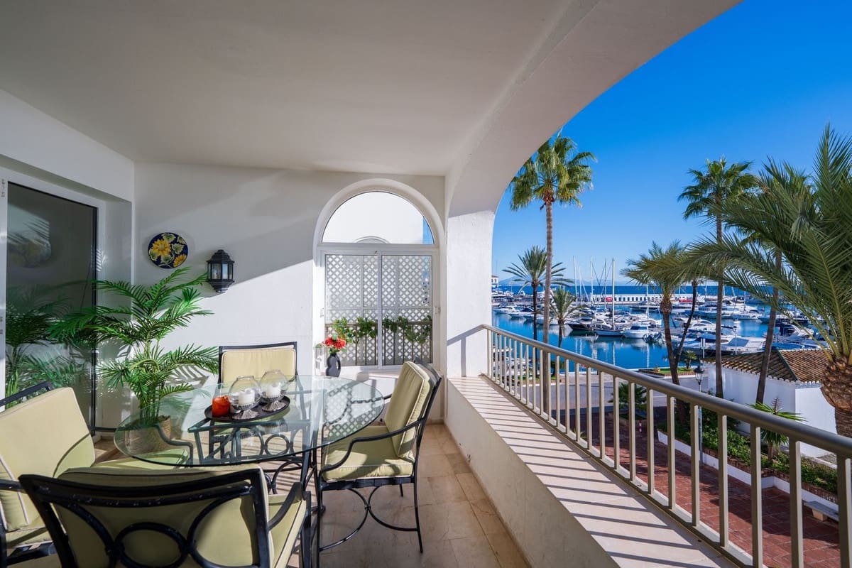 Apartamento de 3 habitaciones en La Duquesa / Puerto de la Duquesa en venta - 540.000 € (Ref: 9429139)