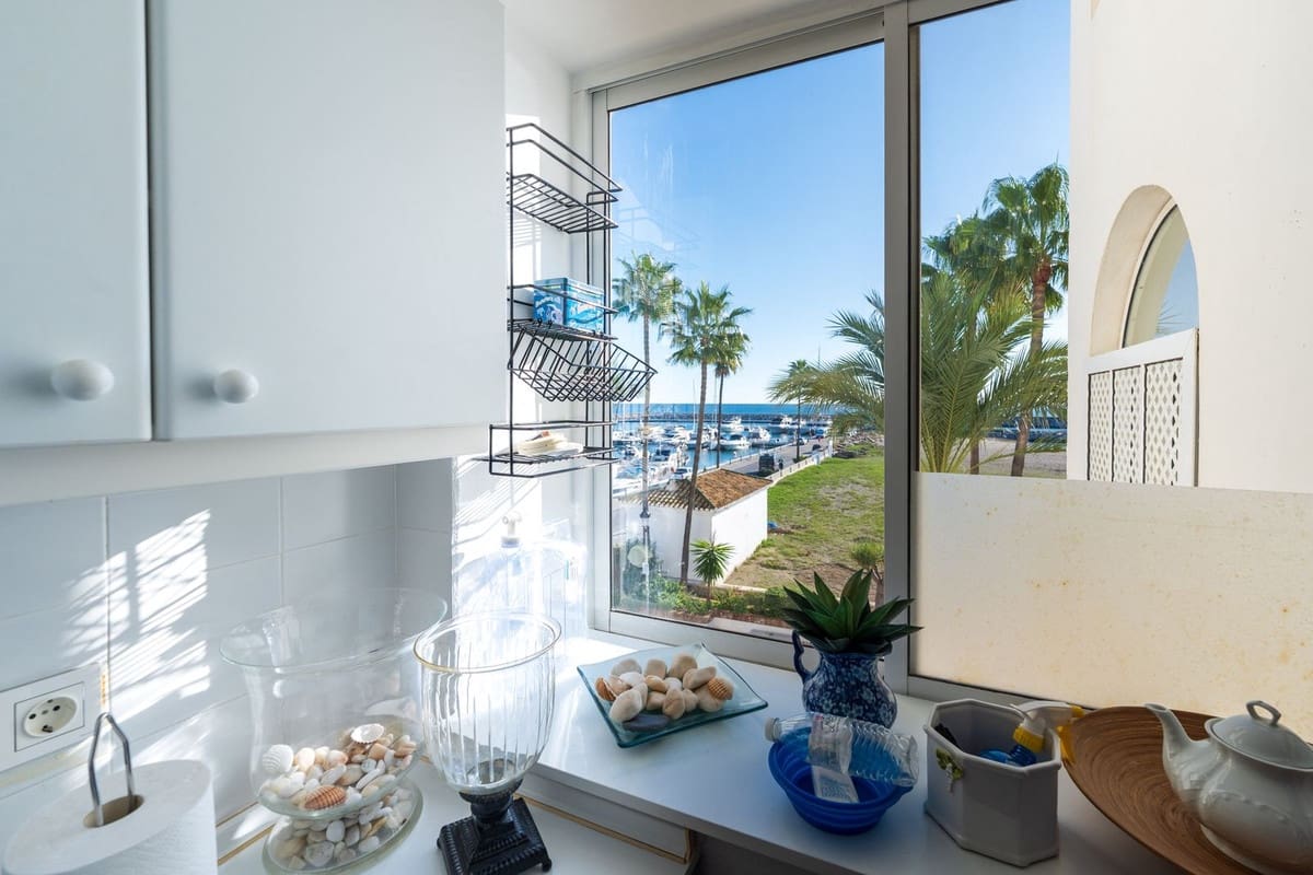 Apartamento de 3 habitaciones en La Duquesa / Puerto de la Duquesa en venta - 540.000 € (Ref: 9429139)