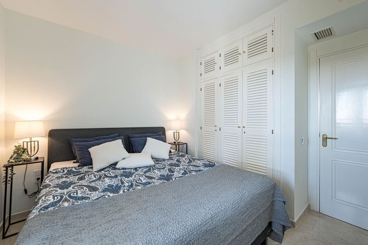 Apartamento de 3 habitaciones en La Duquesa / Puerto de la Duquesa en venta - 540.000 € (Ref: 9429139)