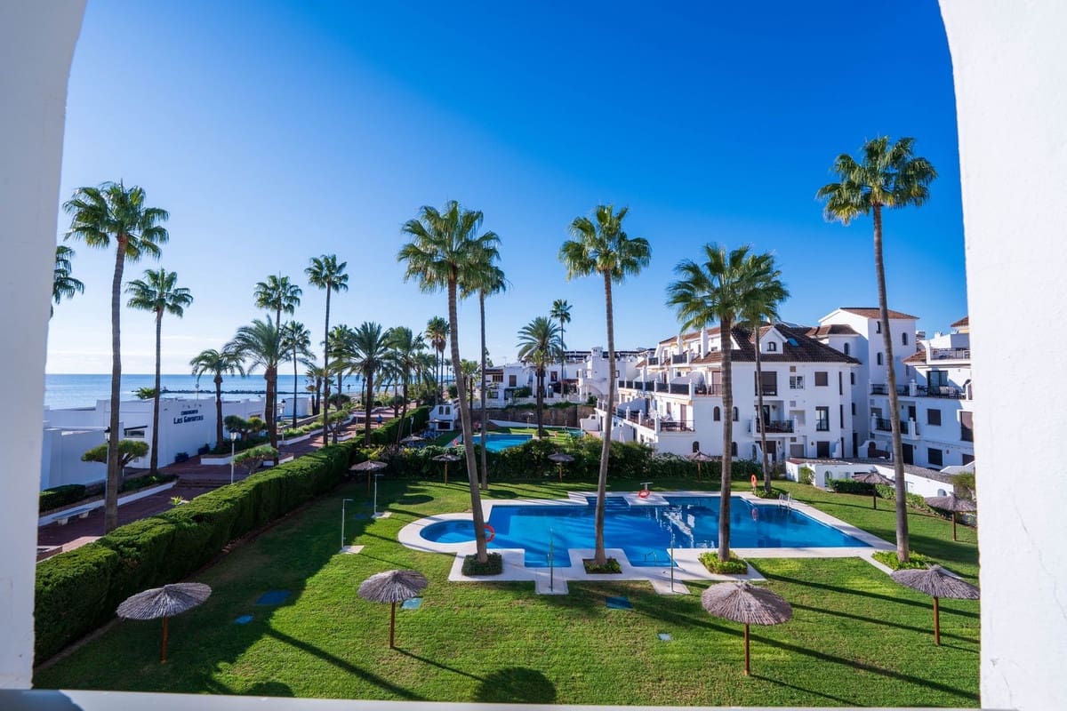 Apartamento de 3 habitaciones en La Duquesa / Puerto de la Duquesa en venta - 540.000 € (Ref: 9429139)