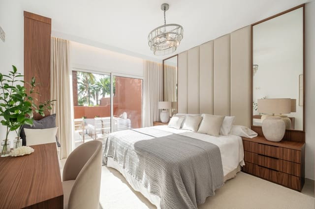 4 soveværelse Byhus til salg i Golden Mile, Marbella - € 1.995.000 (Ref: 9429140)