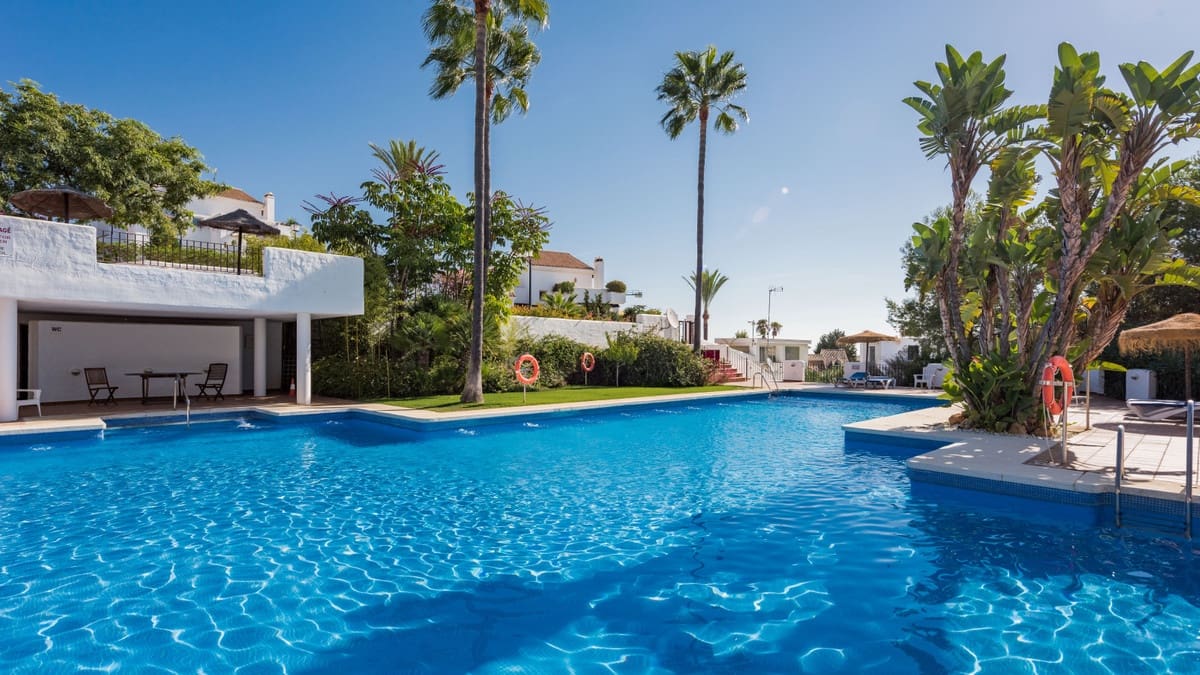 2 slaapkamer Penthouse te koop in Nueva Andalucia - € 895.000 (Ref: 9429141)