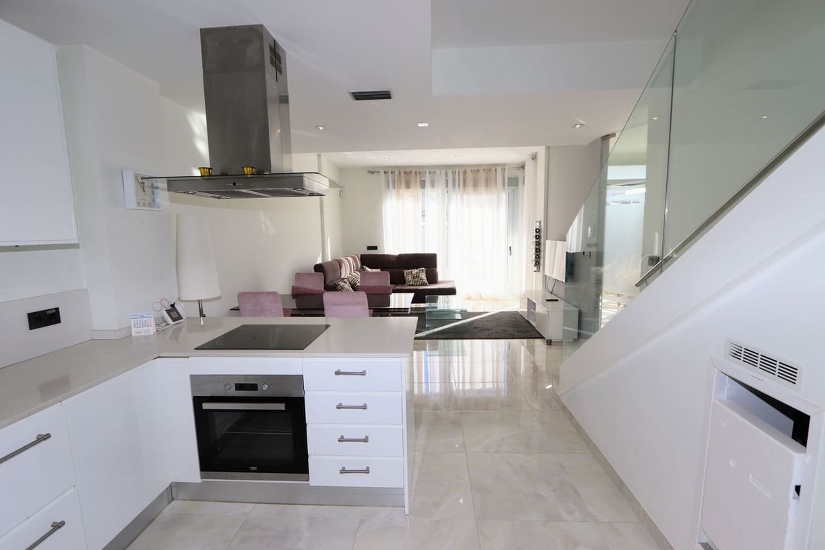 Chalet de 3 habitaciones en Orihuela Costa en venta - 389.000 € (Ref: 9432799)