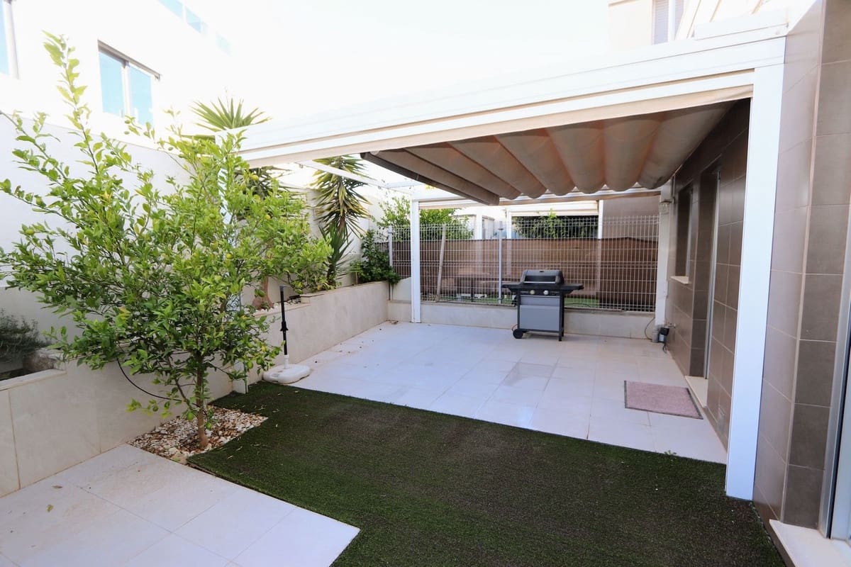 Chalet de 3 habitaciones en Orihuela Costa en venta - 389.000 € (Ref: 9432799)