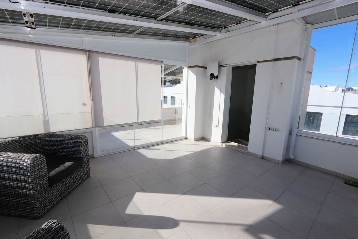 Chalet de 3 habitaciones en Orihuela Costa en venta - 389.000 € (Ref: 9432799)