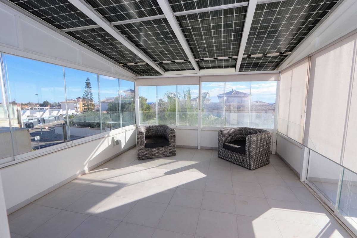 Chalet de 3 habitaciones en Orihuela Costa en venta - 389.000 € (Ref: 9432799)