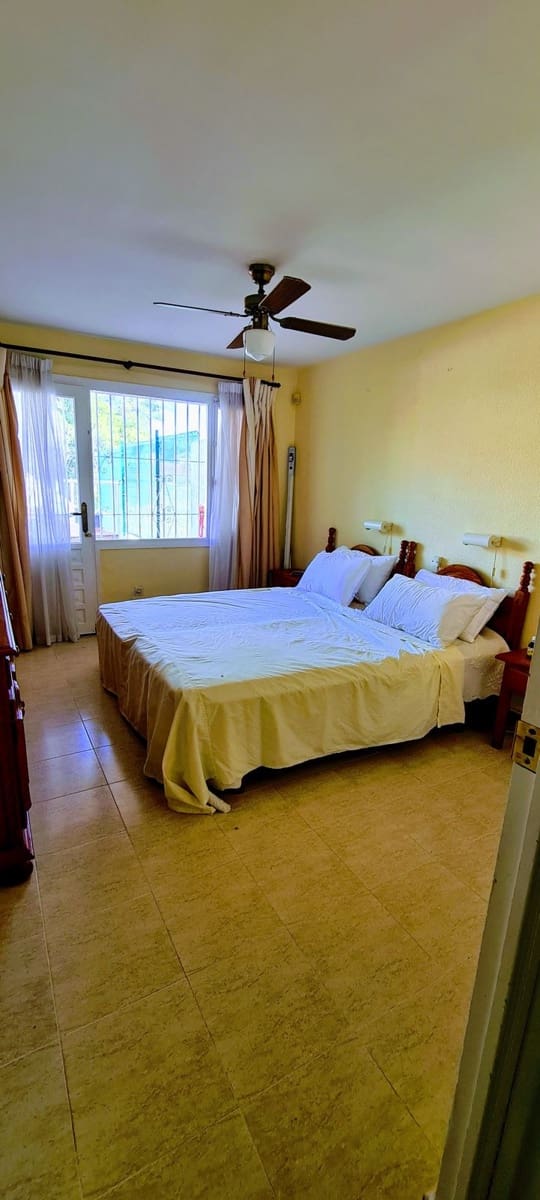 Casa de 2 habitaciones en Elviria en venta - 395.000 € (Ref: 9432802)