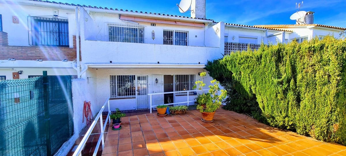 Casa de 2 habitaciones en Elviria en venta - 395.000 € (Ref: 9432802)