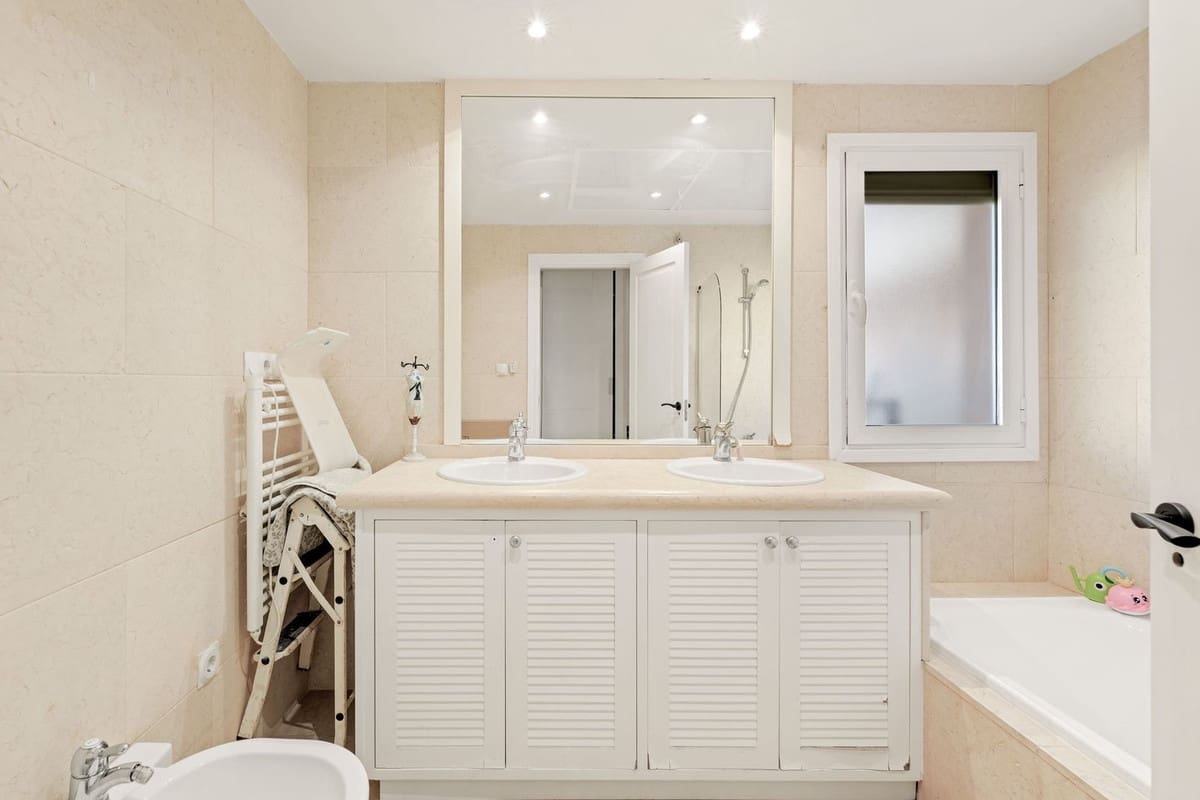 2 soverom Leilighet til salgs i Nueva Andalucia - € 685 000 (Ref: 9432803)