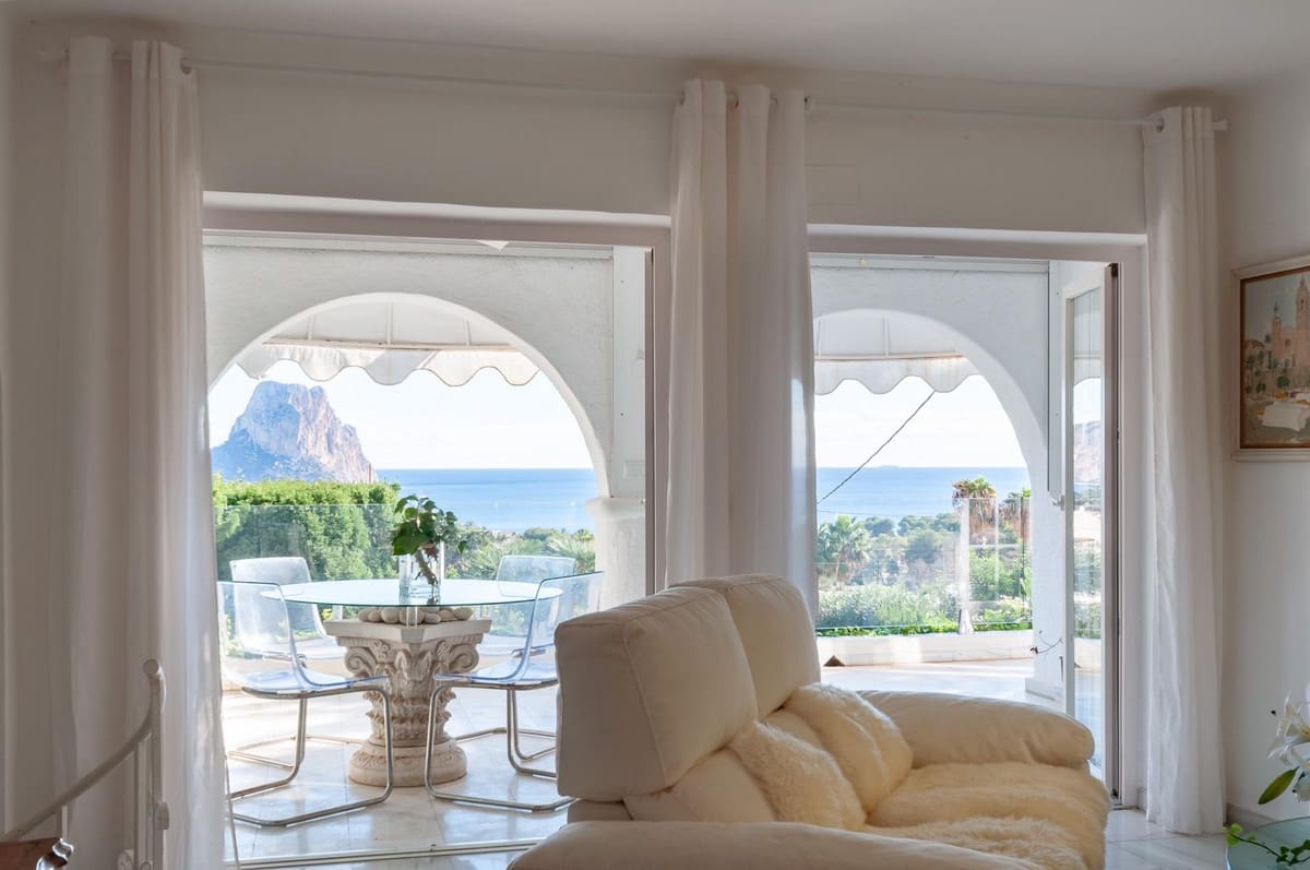 4 bedroom Villa for sale in Calpe / Calp with pool - € 1,400,000 (Ref: 9435001)