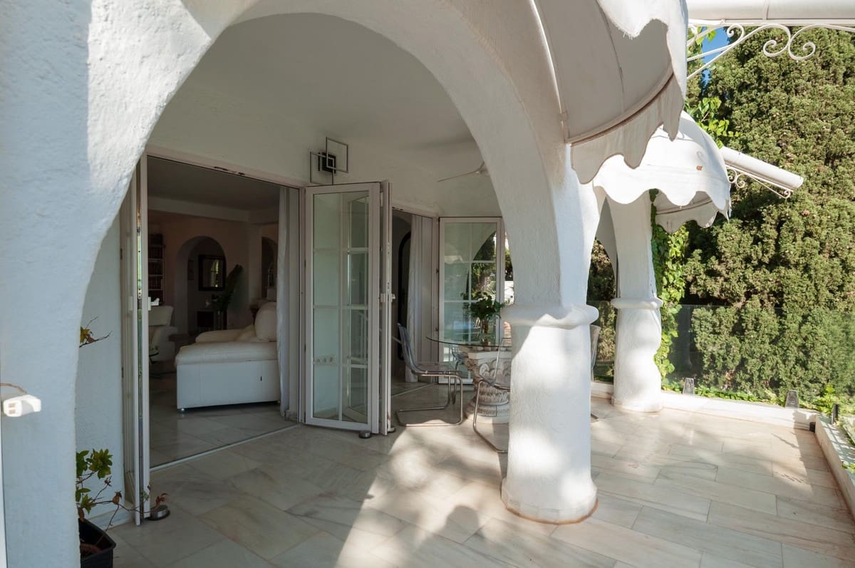 4 bedroom Villa for sale in Calpe / Calp with pool - € 1,400,000 (Ref: 9435001)