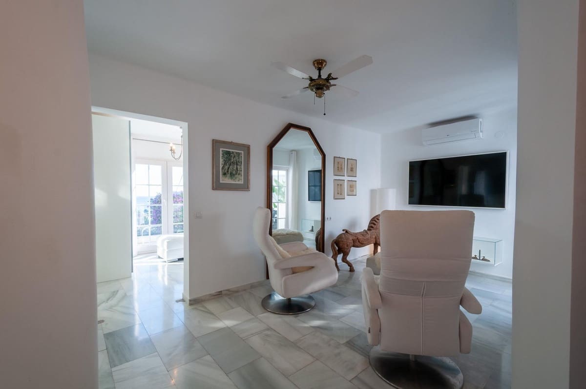 4 bedroom Villa for sale in Calpe / Calp with pool - € 1,400,000 (Ref: 9435001)