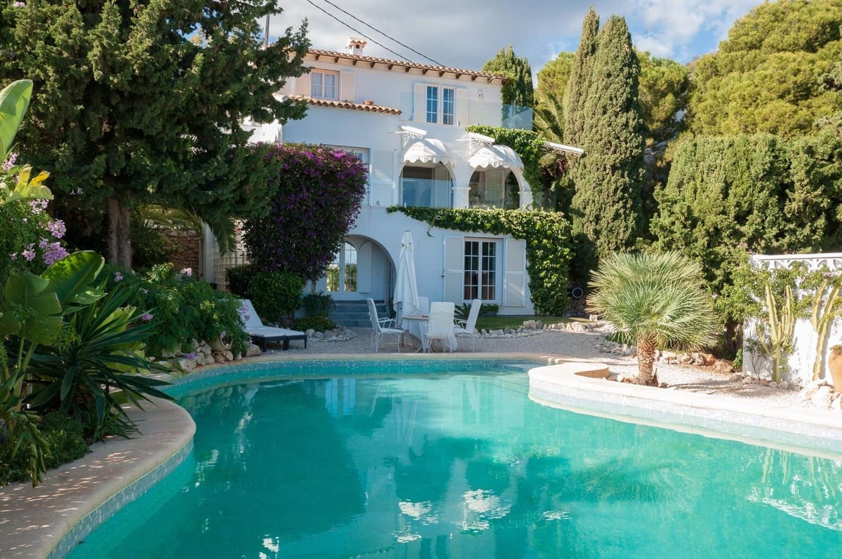 4 bedroom Villa for sale in Calpe / Calp with pool - € 1,400,000 (Ref: 9435001)