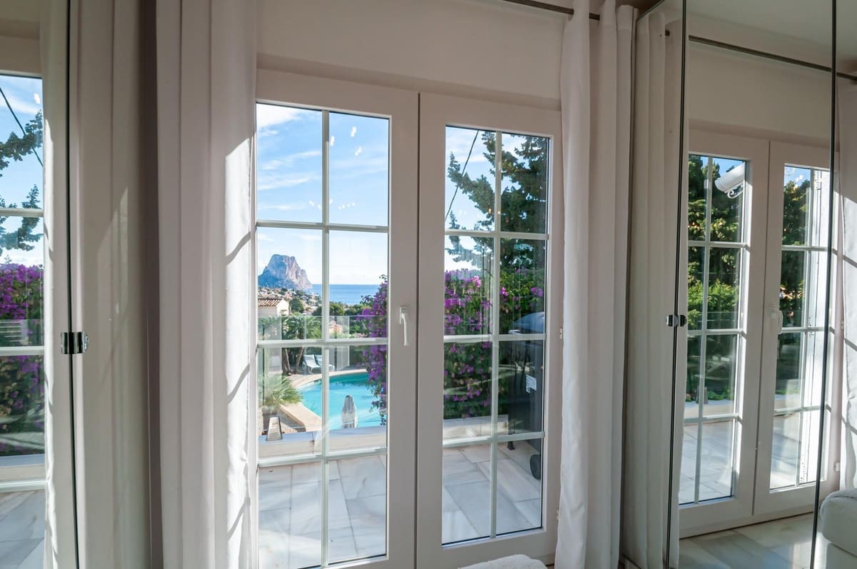 4 bedroom Villa for sale in Calpe / Calp with pool - € 1,400,000 (Ref: 9435001)