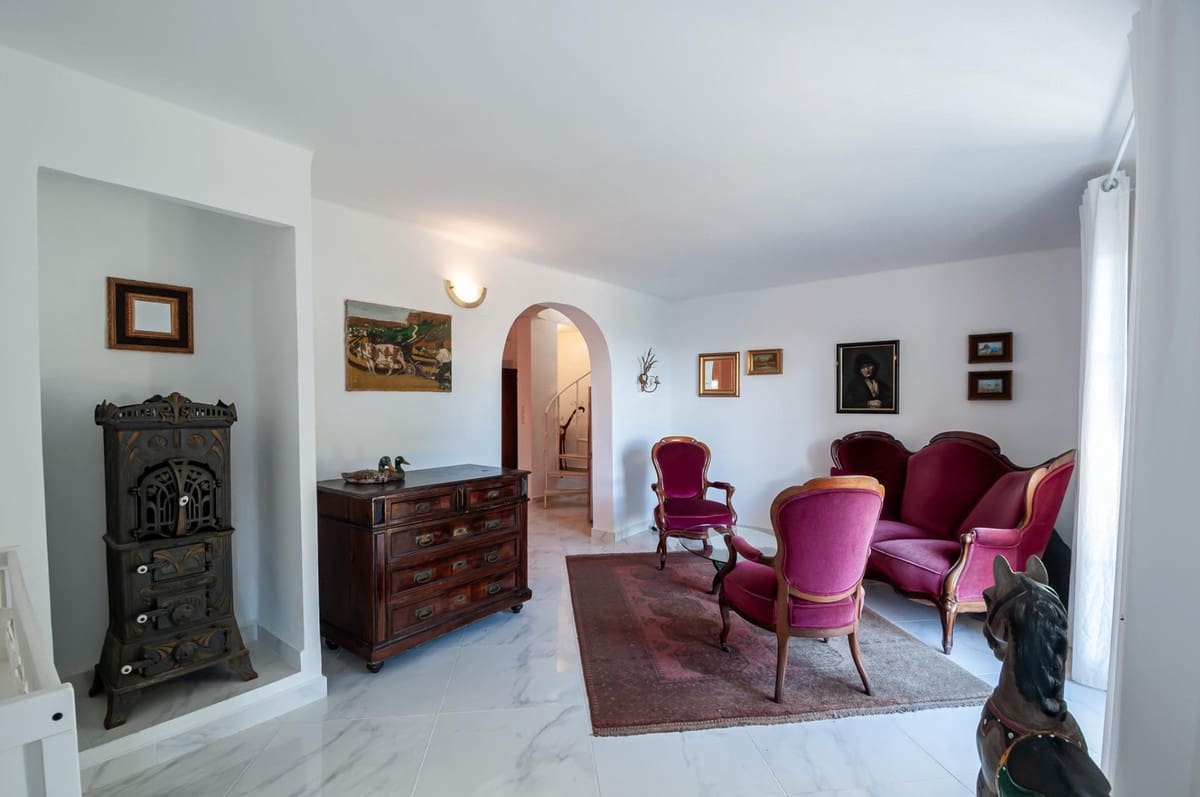 4 bedroom Villa for sale in Calpe / Calp with pool - € 1,400,000 (Ref: 9435001)