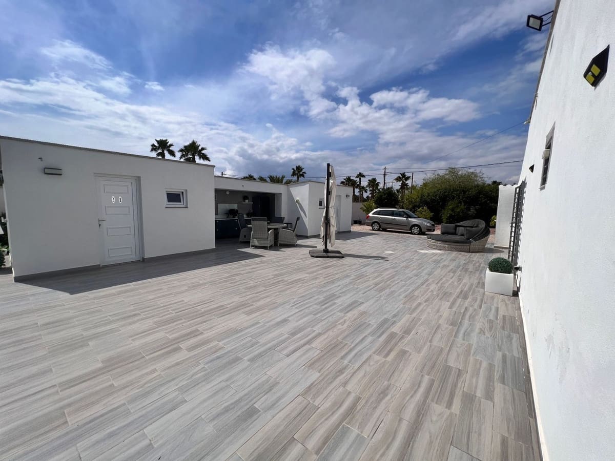 3 bedroom Villa for sale in La Marina - € 399,000 (Ref: 9439067)