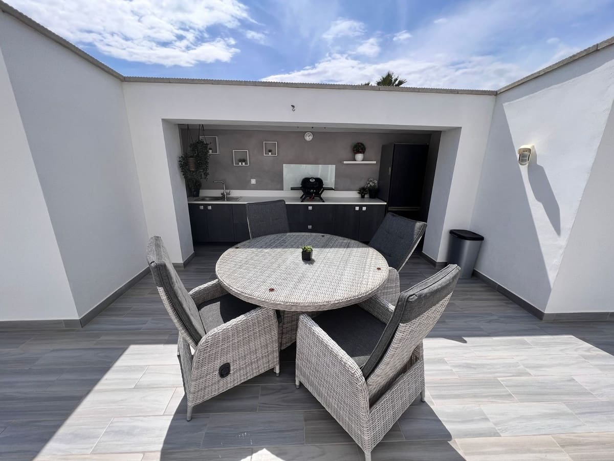 3 bedroom Villa for sale in La Marina - € 399,000 (Ref: 9439067)