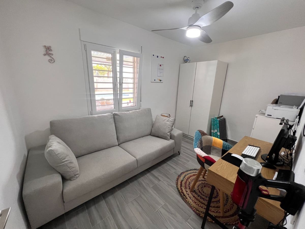 3 bedroom Villa for sale in La Marina - € 399,000 (Ref: 9439067)