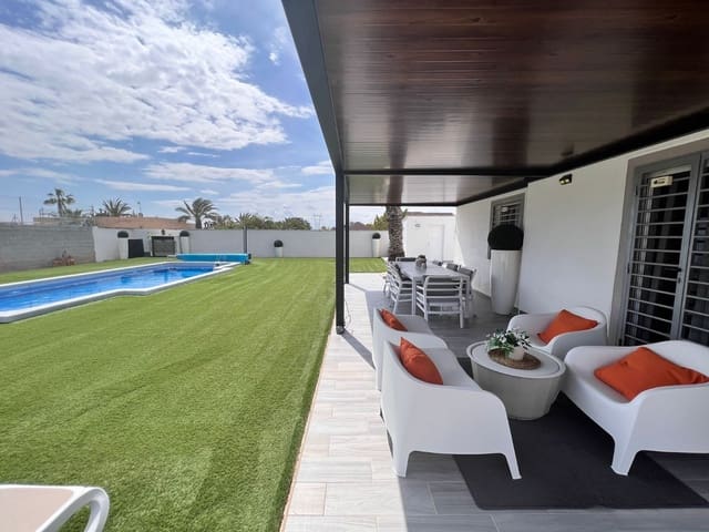 3 bedroom Villa for sale in La Marina, Elche / Elx - € 399,000 (Ref: 9439067)