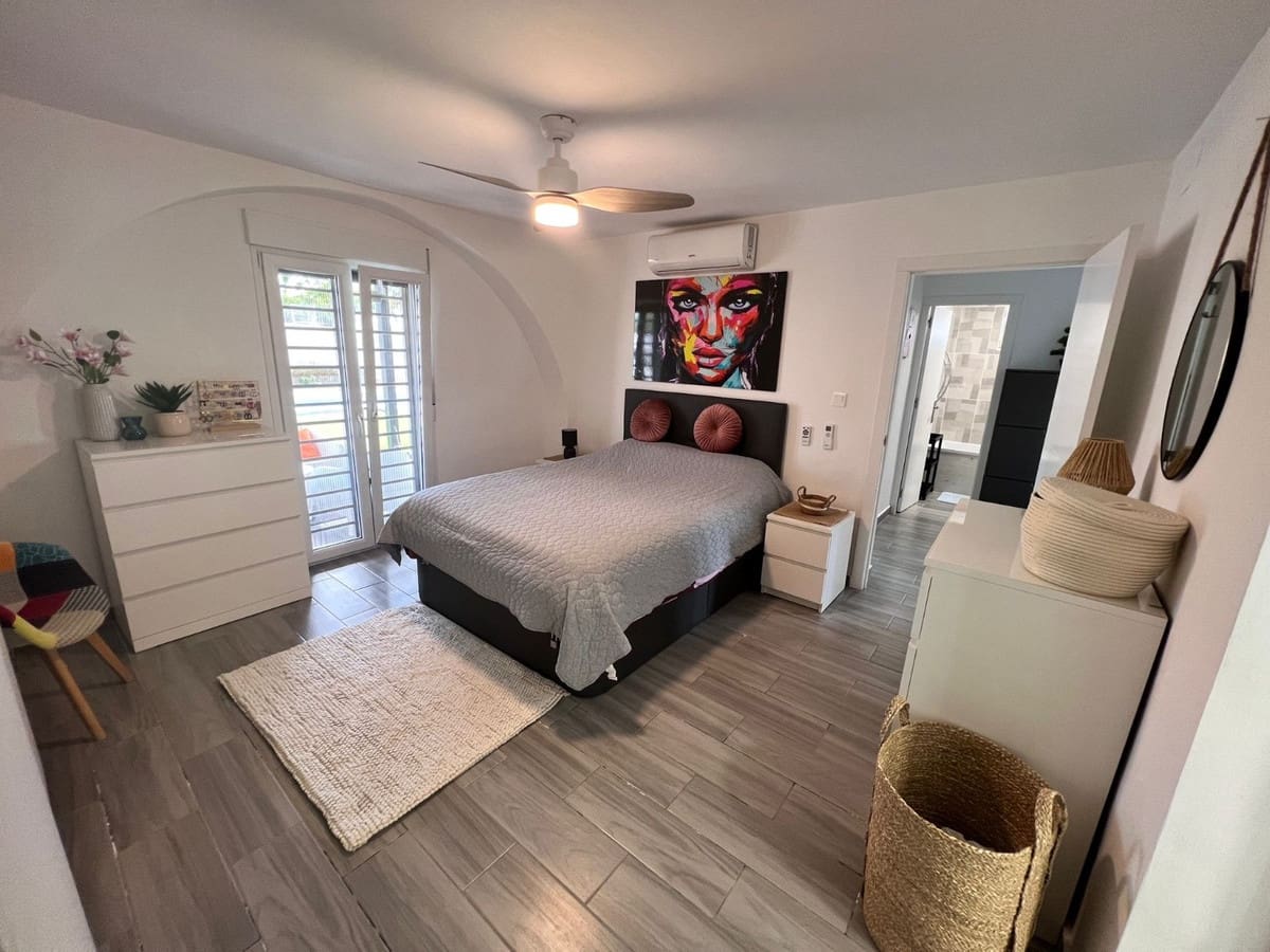 3 bedroom Villa for sale in La Marina - € 399,000 (Ref: 9439067)