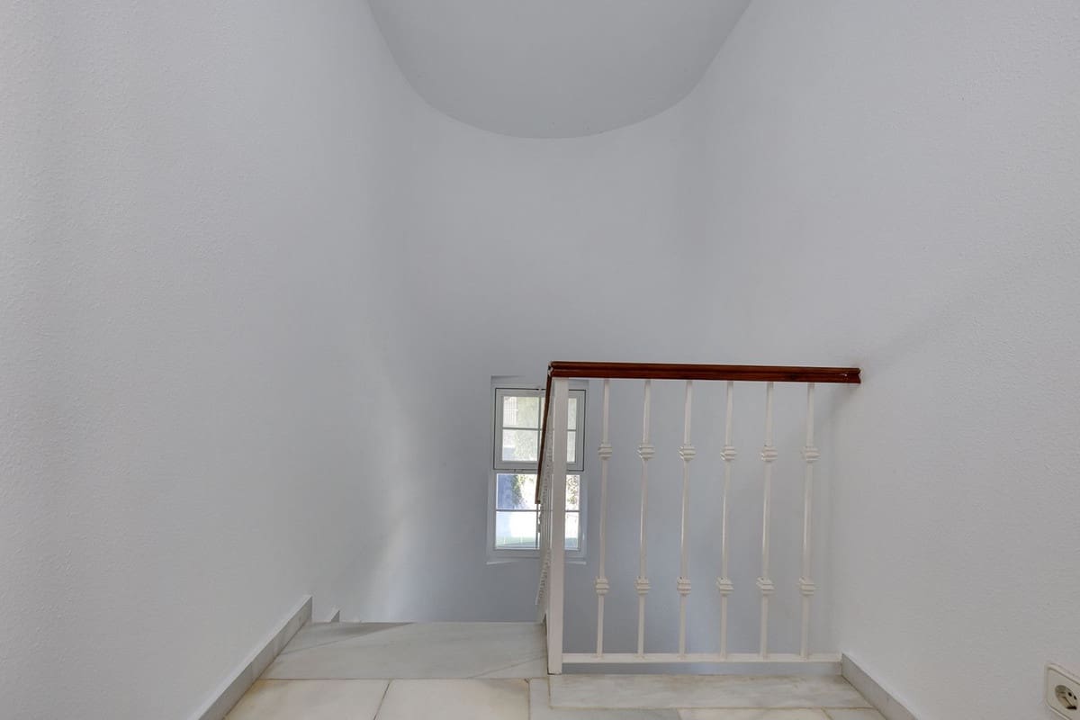 3 bedroom Townhouse for sale in Elviria - € 695,000 (Ref: 9439069)