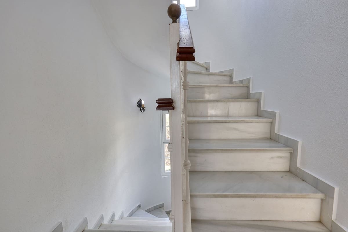 3 bedroom Townhouse for sale in Elviria - € 695,000 (Ref: 9439069)