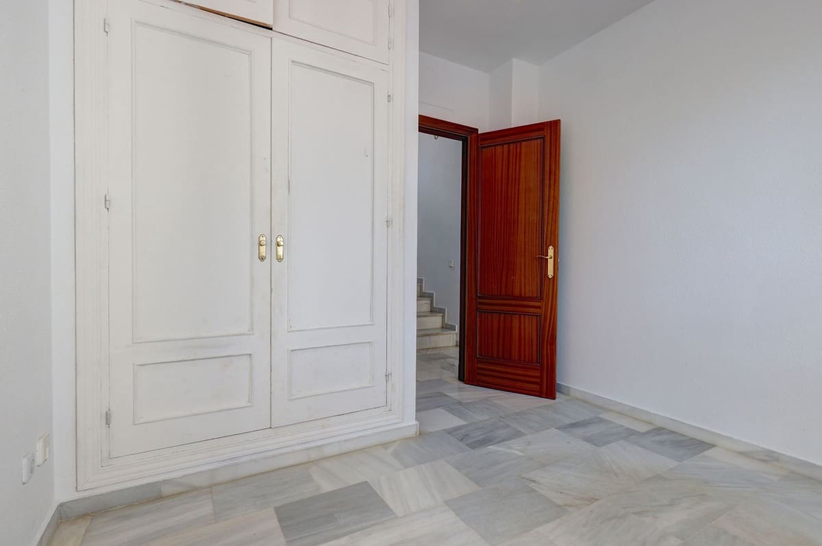 3 bedroom Townhouse for sale in Elviria - € 695,000 (Ref: 9439069)