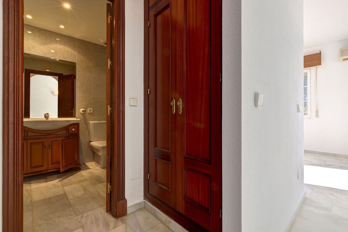 3 bedroom Townhouse for sale in Elviria - € 695,000 (Ref: 9439069)