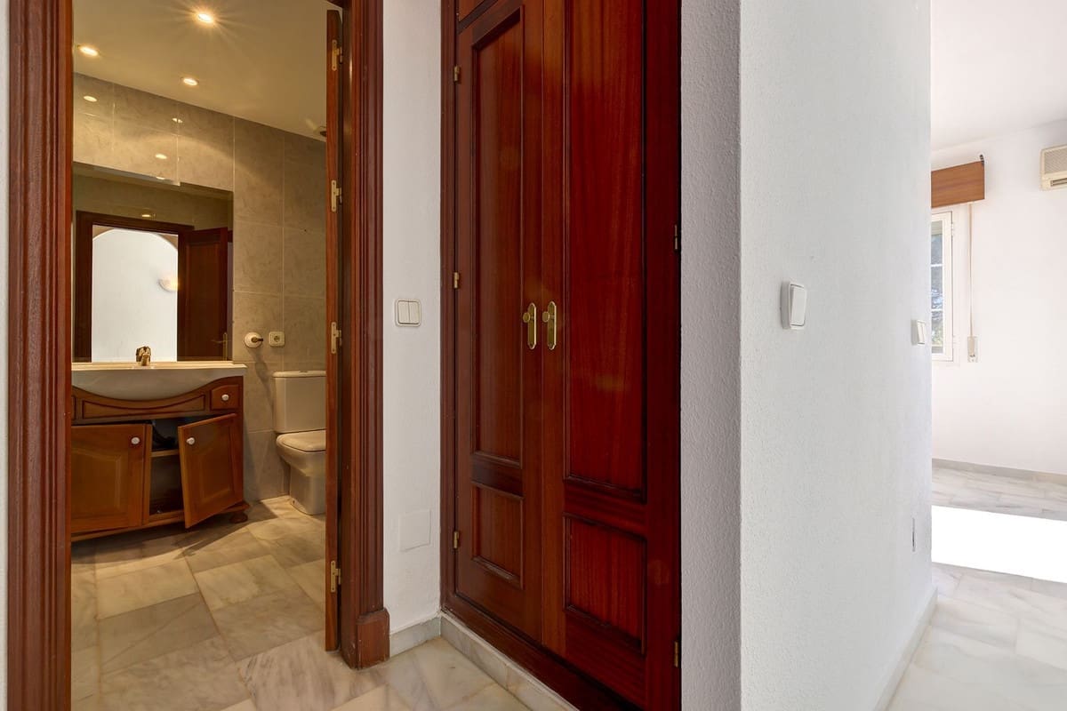 3 bedroom Townhouse for sale in Elviria - € 695,000 (Ref: 9439069)