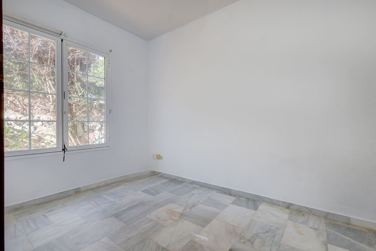 3 bedroom Townhouse for sale in Elviria - € 695,000 (Ref: 9439069)