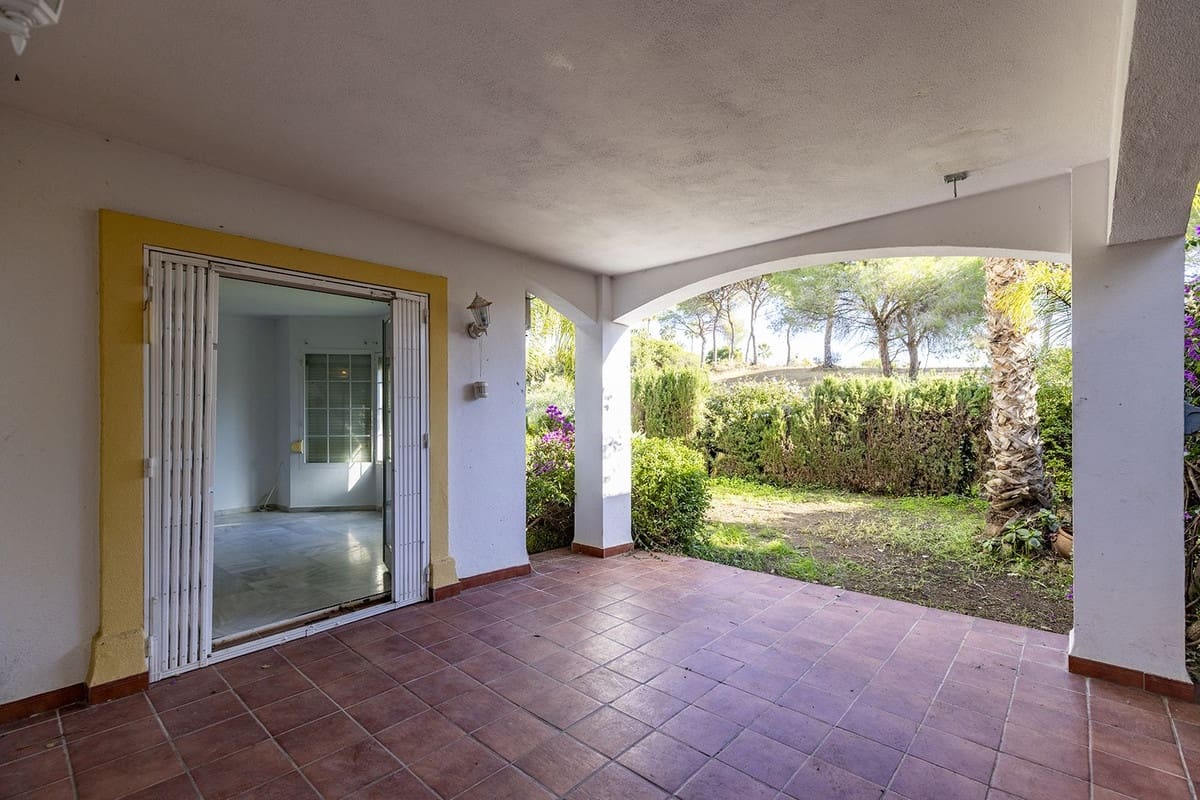 3 bedroom Townhouse for sale in Elviria - € 695,000 (Ref: 9439069)