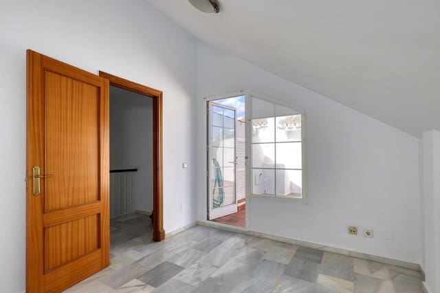 3 Zimmer Haus zu verkaufen in Elviria, Marbella - 645.000 € (Ref: 9439069)