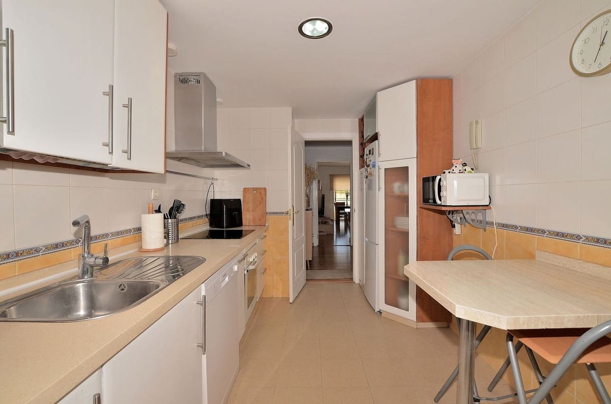 3 bedroom Penthouse for sale in Arroyo de la Miel with garage - € 525,000 (Ref: 9439071)